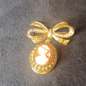 Elegant Gold and Orange Cameo Brooch Locket